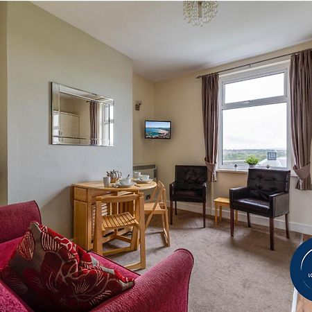 45 The Square Holiday Apartments Scarborough Eksteriør billede
