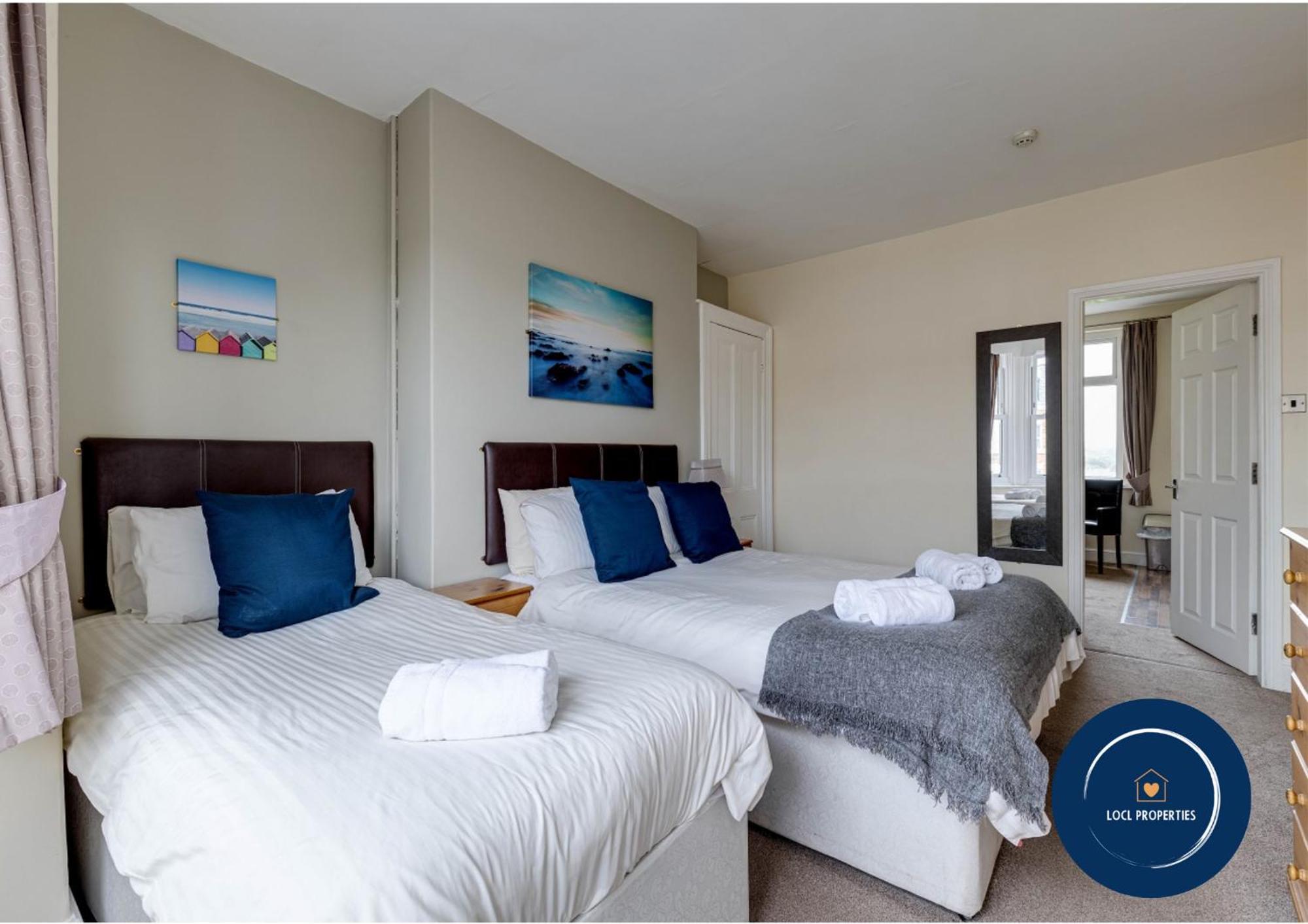 45 The Square Holiday Apartments Scarborough Eksteriør billede